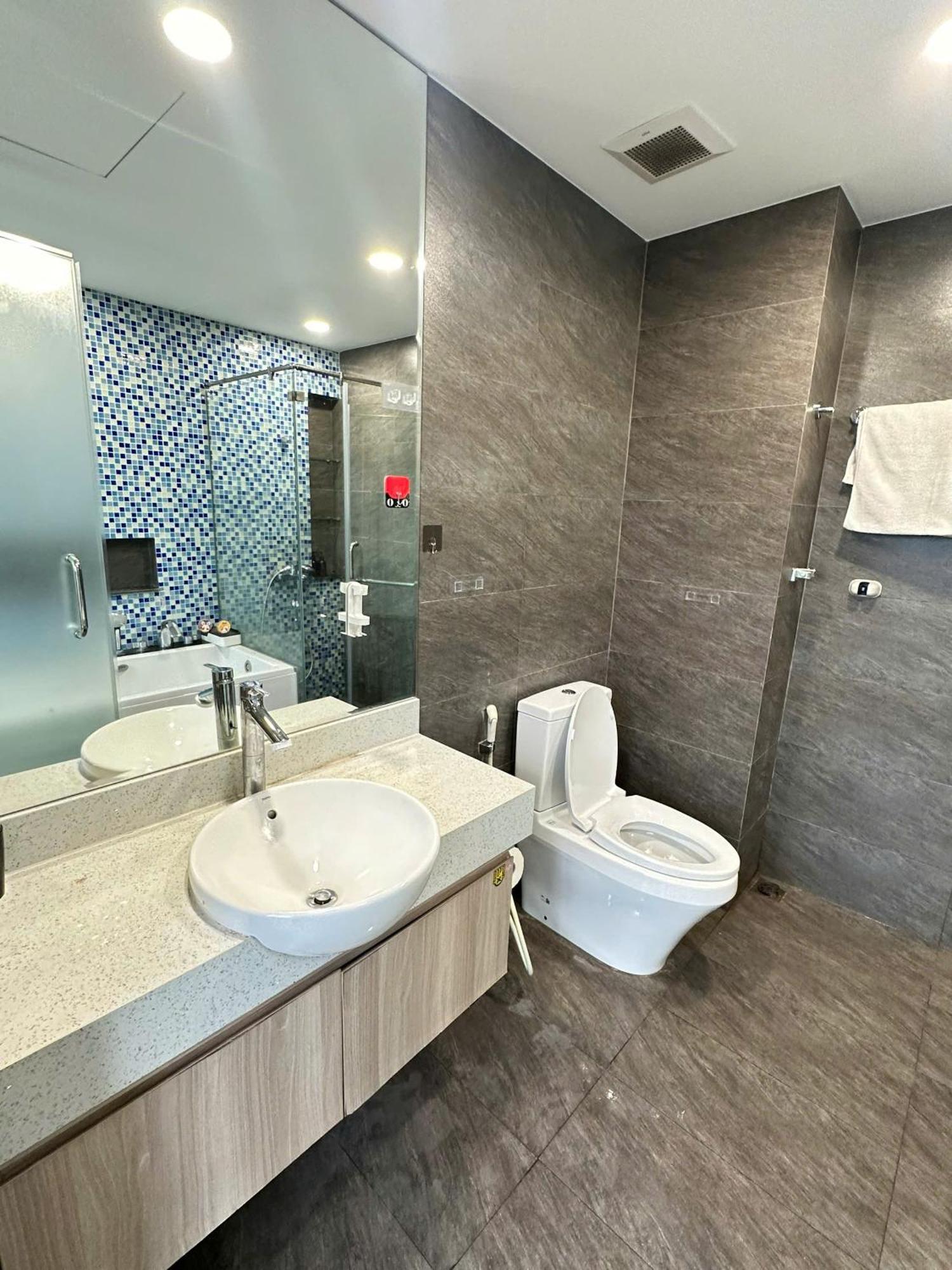 Luxe Paradise Residence Truc Bach Ханой Екстер'єр фото